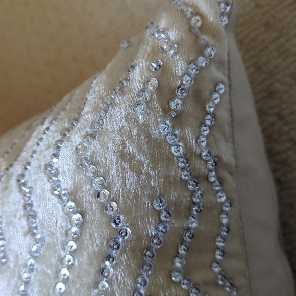 Decorative Pillow Cover (cover only, no pillow included) - Picture 6 of 8